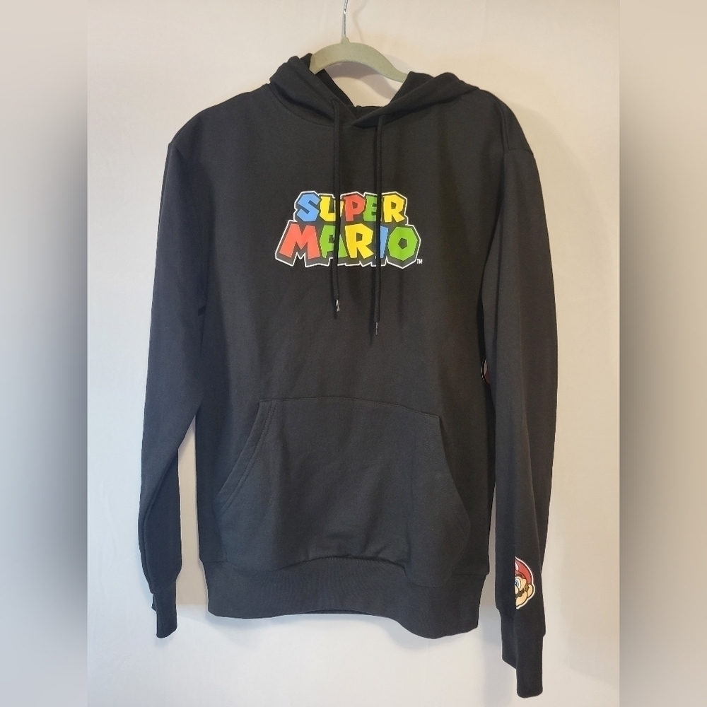 Nintendo Licensed Super Mario Hoodie NWT